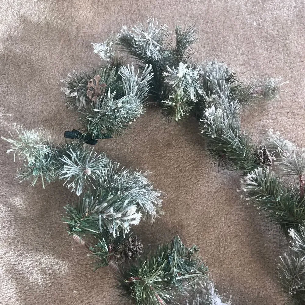 NWOT Ashland Holiday Woodland Snowflake Pinecone Snow Garland Decor